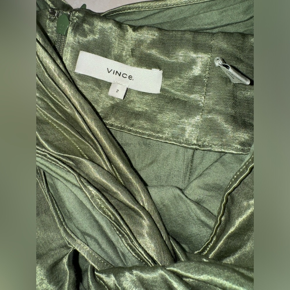 NWOT Vince Twist Front Skirt in Dark Pistachio Size 2 - Picture 10 of 10